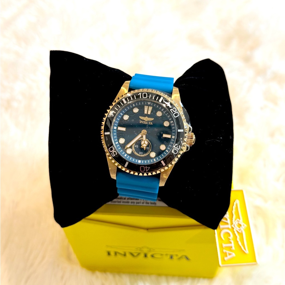 Invicta Men's Blue and Gold Dive Watch